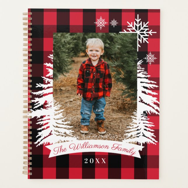 Rotes Buffalo Kariert Rustikales Pine Trees Family Planer (Vorderseite)