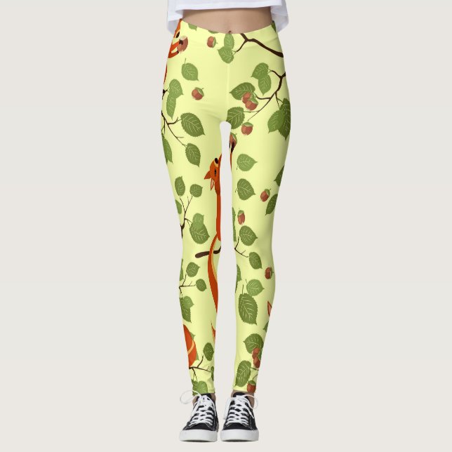 Rotes Eichhörnchen in Haselzweigen. Leggings (Vorderseite)