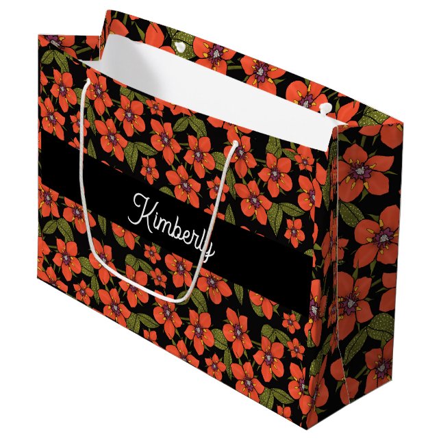 Rotes florales Wasserfarben-Monogramm Name Große Geschenktüte (Vorderseite Schrägansicht)