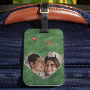 Rotes Herz auf grünem Gras Gepäckanhänger