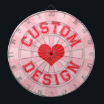 Rotes Herz auf Pastellrosa Farbe mit rotem Text Dartscheibe<br><div class="desc">Red Heart on Pastel Pink Color mit Ihrem Red Custom Text Dart Board - Personalisieren Sie den oberen und unteren Text nach Ihren Wünschen!</div>