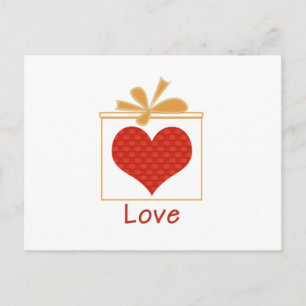 Rotes Herz in Geschenkboxen umwickelt Postkarte