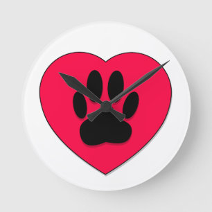 Rotes Herz mit Dog Paw Print Runde Wanduhr