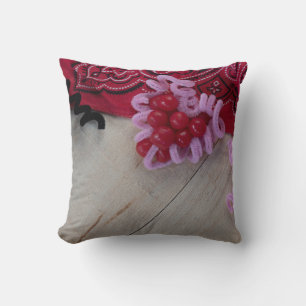 Rotes Herz & Western Bandana mit beige-brauner Kissen