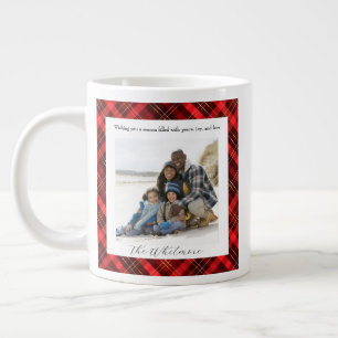 Rotes Karo-gemütliches Weihnachts-rustikales Monog Jumbo-Tasse