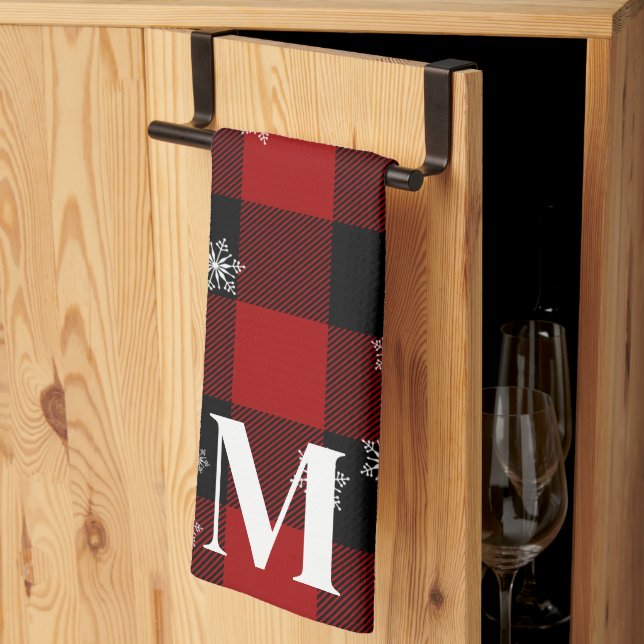 Rotes Karo & Schneeflocken Monogramm Anfangsbuchst Geschirrtuch (Drittel gefaltet)