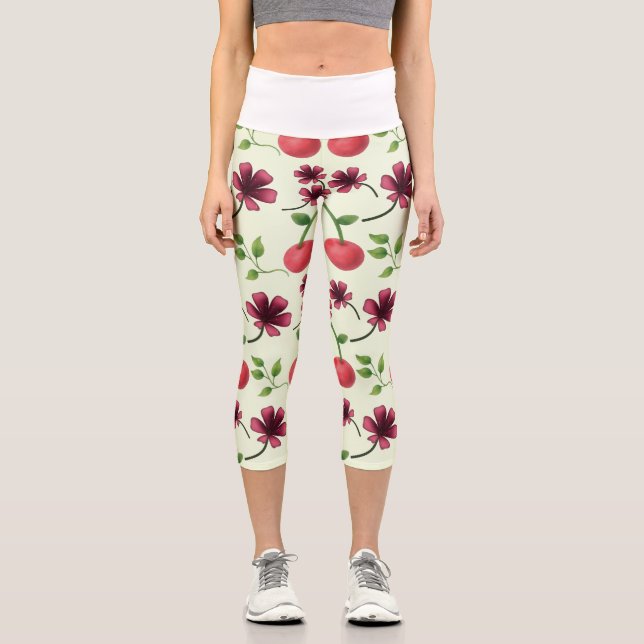 Rotes Kirschblütenmuster  Capri Leggings (Vorderseite)