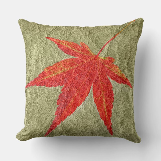 Rotes Leaf auf Tan Leather Kissen (Vorderseite)