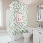 Rotes Monogramm | Christmas Holly Berries Blätter  Duschvorhang<br><div class="desc">Rotes Monogramm | Heilige Berries Blätter Duschvorhang. Schöne handbemalte Aquarellholz und Beeren sind auf weißem Hintergrund angeordnet. (Initial personalisieren)</div>