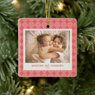 Rotes Retro-Blumen-Weihnachtsfoto für Kinder perso Keramikornament