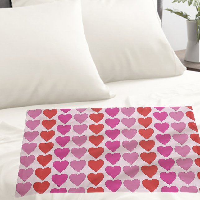 Rotes Rosa Fuchsia Herz Kissenbezug (Von Creator hochgeladen)