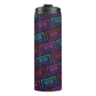 Rotes Rosa Neon Retro-Kassettenbandmuster Thermosbecher