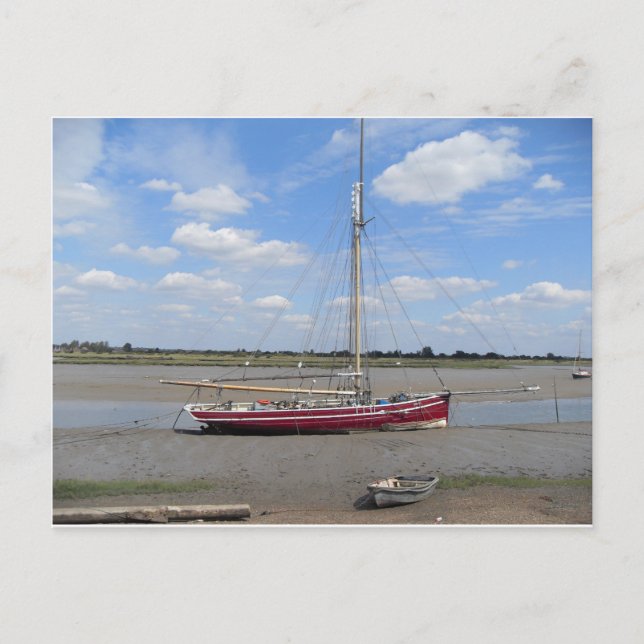 Rotes Segelboot Postkarte (Vorderseite)