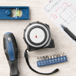 rotes und braunes Design auf weißem Hintergrund Maßband