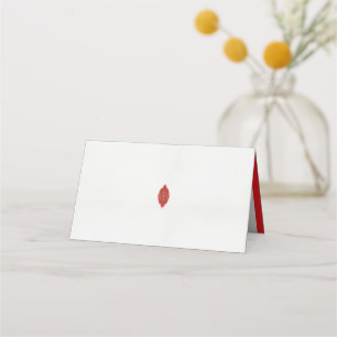 rotes und braunes Design auf weißem Hintergrund Platzkarte