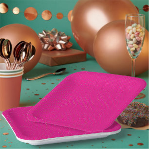 Rotes und rosa Polka-Dot-Papier mit gleichmäßiger  Pappteller