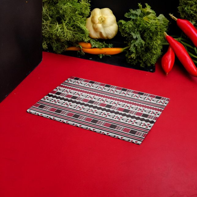 Rotes und schwarzes Tribal-Muster Schneidebrett (Chopping Board)