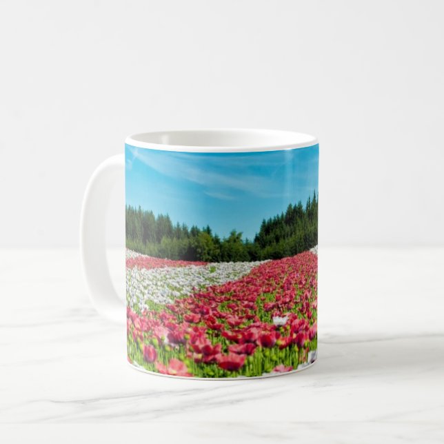 Rotes und weißes Mohnfeld Kaffeetasse (Vorderseite Links)