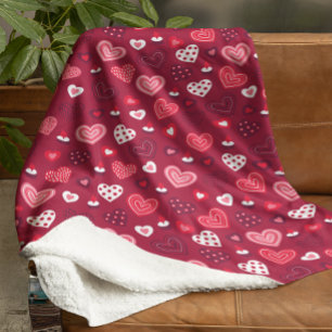 Rotes Valentinherzen-Muster Fleecedecke