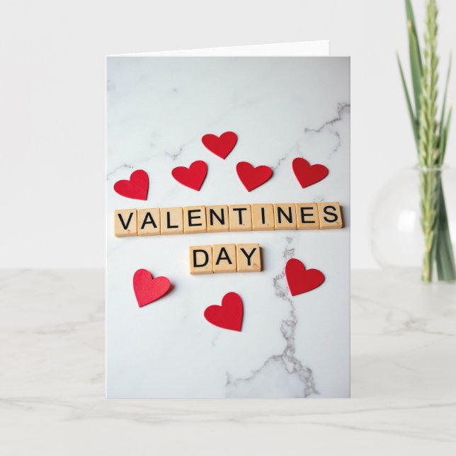Rotes Valentinstag-Scrabble-Karte Karte (Vorderseite)