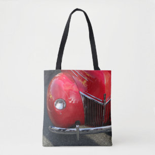Rotes Vintages Auto der 1930er Jahre auf der gesam