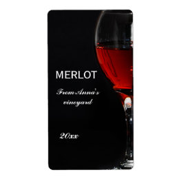 Rotes Weinglas und Flasche