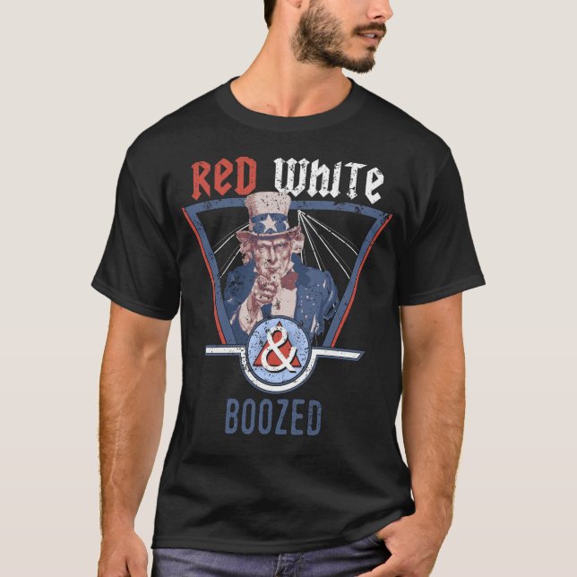 Rotes Weiß trank trinkendes Geschenk-lustiges T-Shirt (Vorderseite)