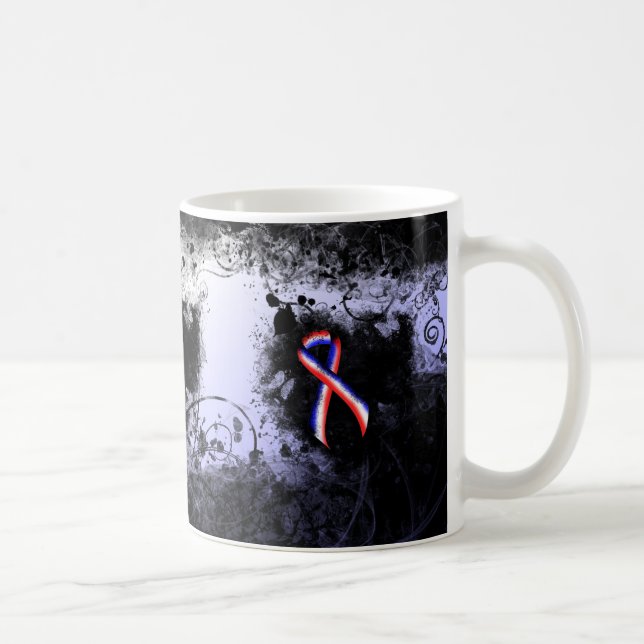Rotes, weißes und blaues Ribbon Grunge Herz Kaffeetasse (Rechts)