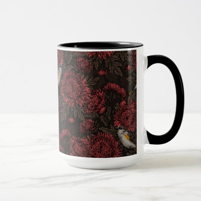 Rotfrüchte in den Chrysanthemen in braun und rot Tasse (Rechts)