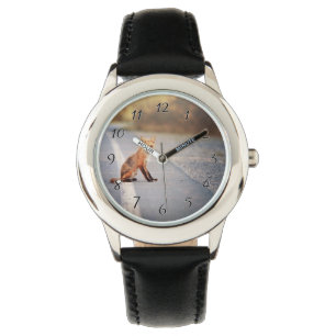Rotfuchs auf der Straßenseite Armbanduhr