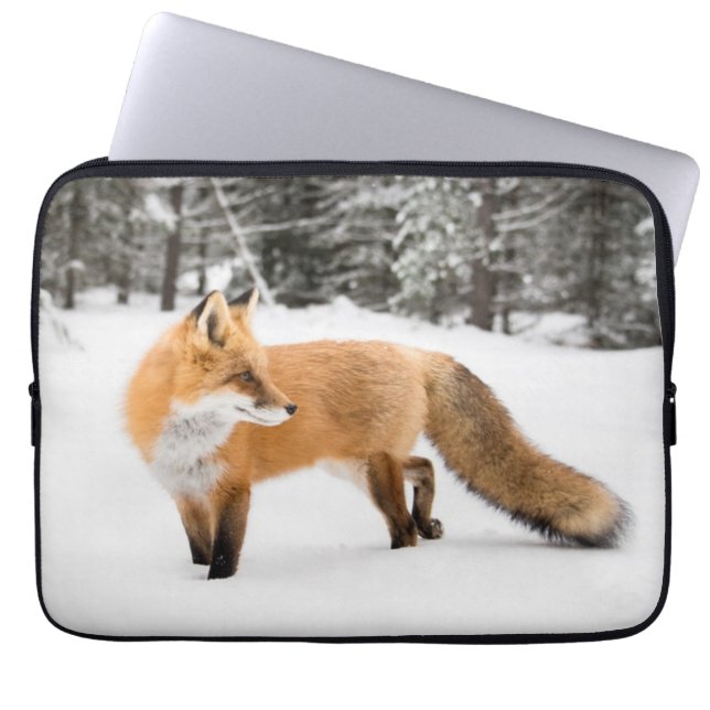 Rotfuchs in weißem Schnee Laptopschutzhülle (Vorderseite)