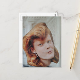 Rothaariger Kopf in einem eleganten Raum surreale  Postkarte