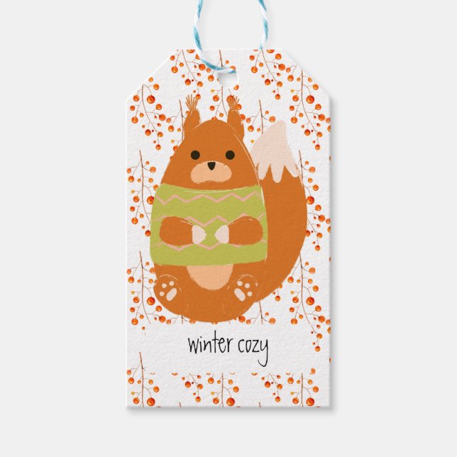 Rötlich Braunes Eichhörnchen in einem grünen Pullo Geschenkanhänger (Vorderseite)