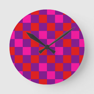 Rotlila Rosa Karomuster Design Runde Wanduhr