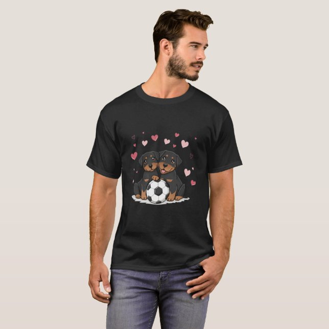 Rottwailers with soccer ball for Valentine's Day T-Shirt (Vorne ganz)
