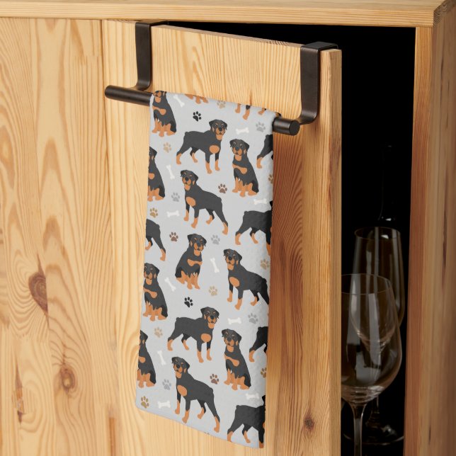 Rottweiler Dog Bones and Paws Küchentuch (Drittel gefaltet)