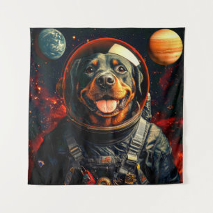Rottweiler erkundet wandteppich