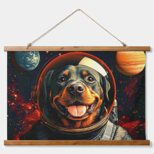 Rottweiler Explores Wandteppich Mit Holzrahmen