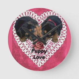 Rottweiler Welpe Liebe Valentines Runde Wanduhr