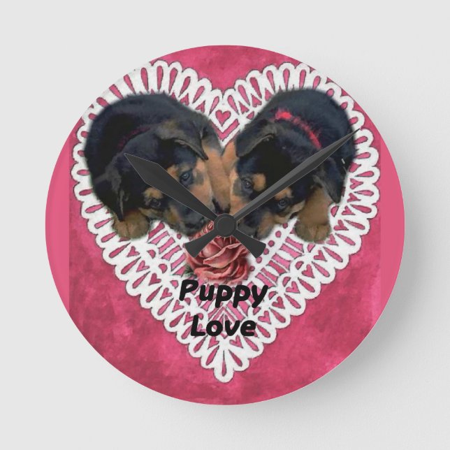 Rottweiler Welpe Liebe Valentines Runde Wanduhr (Vorderseite)