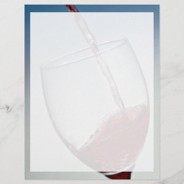 Rotwein aus Weinglas (Vorderseite)