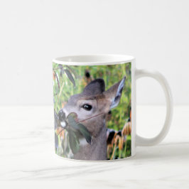 Rotwild in den Gärten nach dem Frost Kaffeetasse