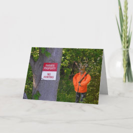Rotwildjäger im Holz mit Zeichen Karte