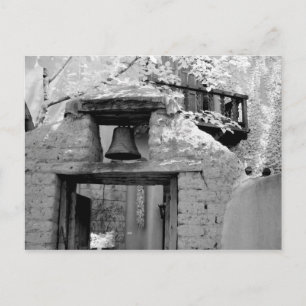 Rough adobe bell in entrway, Santa Fe, New Postkarte