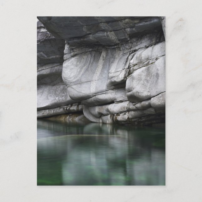 Rounded Rock Cliff by Verzasca River Postkarte (Vorderseite)
