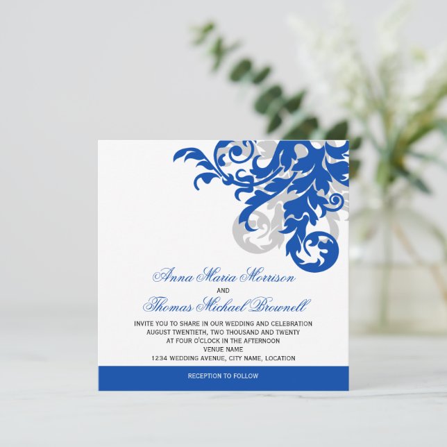 Royal Blue and Silver Blüh Wedding Einladung (Stehend Vorderseite)