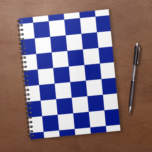 Royal Blue and White Checkered Pattern Notizblock (Royal Blue and White Checkered Pattern Notebook, in situ)
