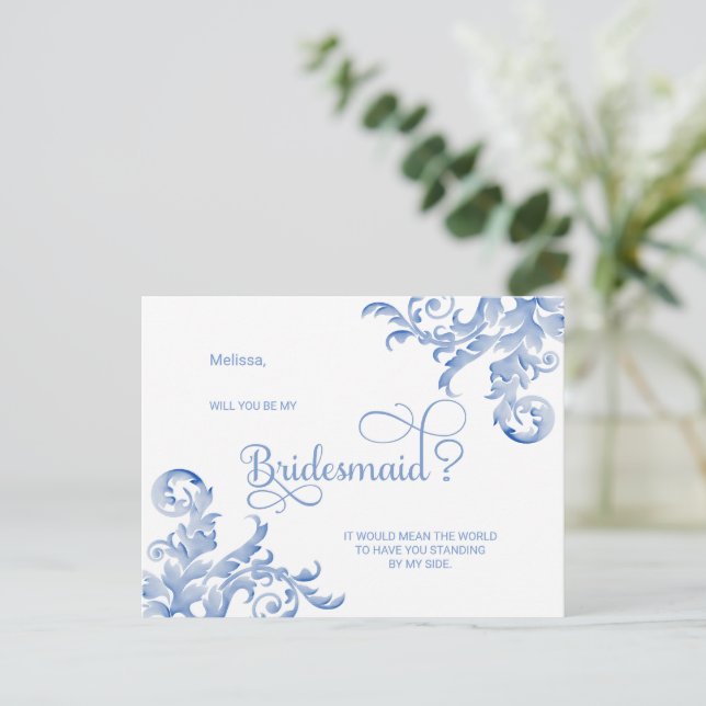 Royal Blue Blühe, wirst du meine Bridesmaid sein Einladungspostkarte (Stehend Vorderseite)