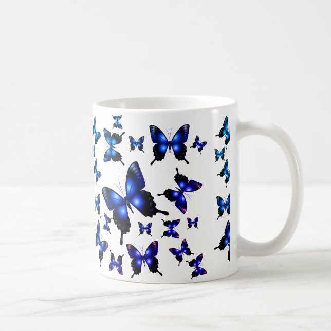 Royal Blue Elegant Whimsical Butterflies Tasse (Rechts)
