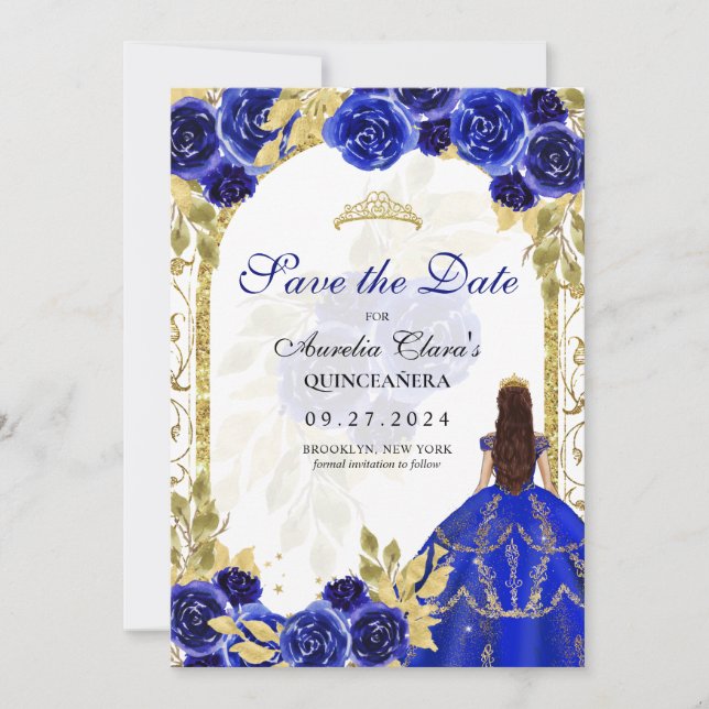 Royal Blue Floral Princess Gold Arch Quinceanera Ankündigung (Vorderseite)
